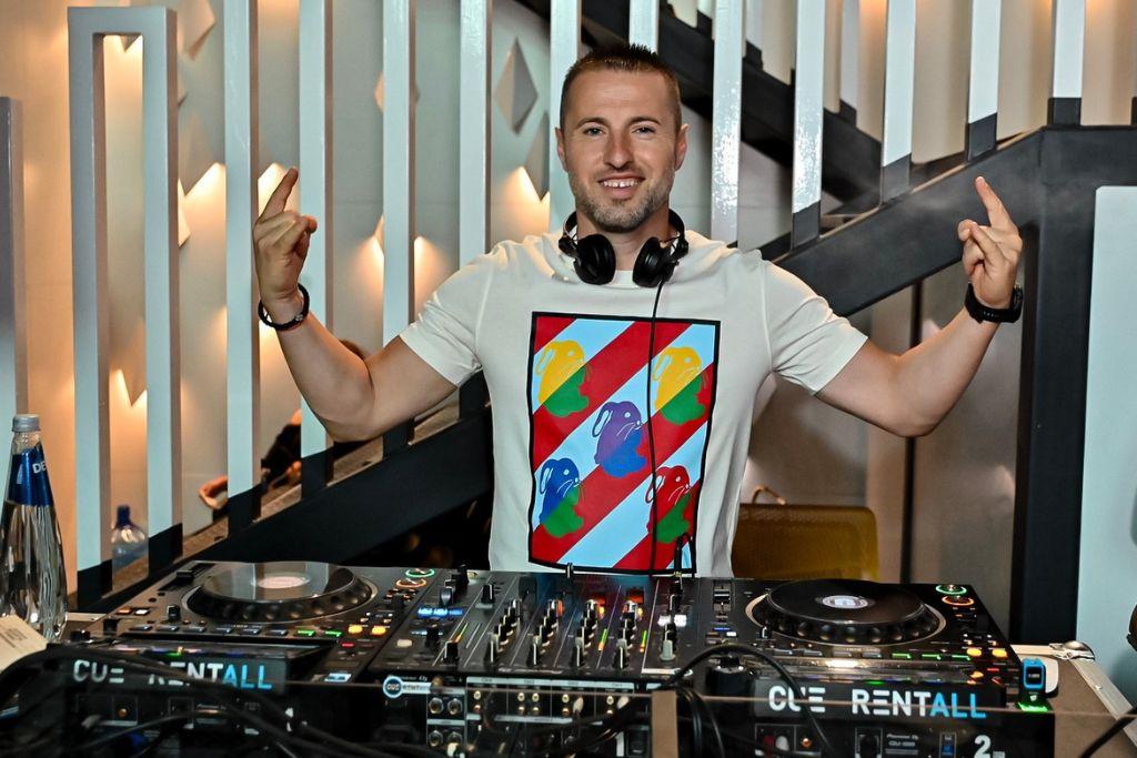 DJ Mascota в ресторант Панорама - Парк хотел Санкт Петербург